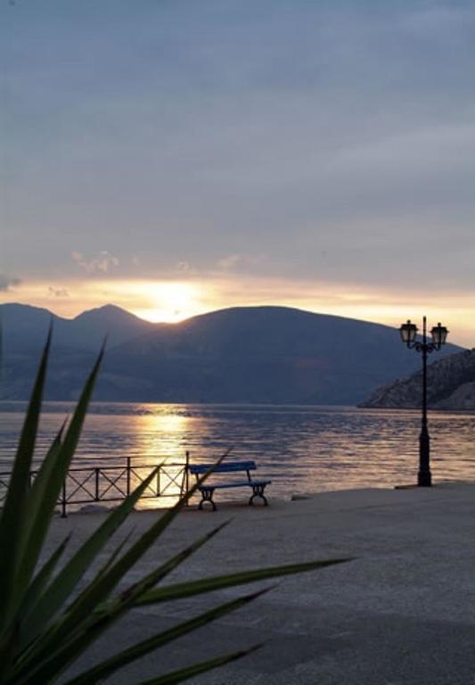 Hotel Iridanos Antikyra Zewnętrze zdjęcie