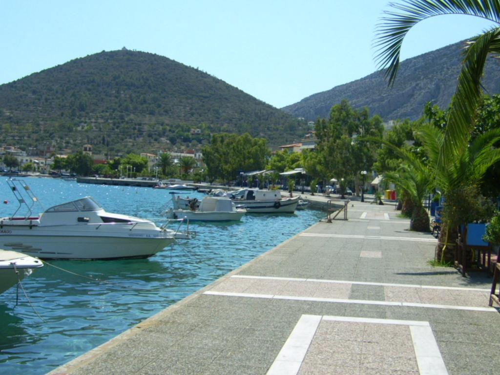 Hotel Iridanos Antikyra Zewnętrze zdjęcie